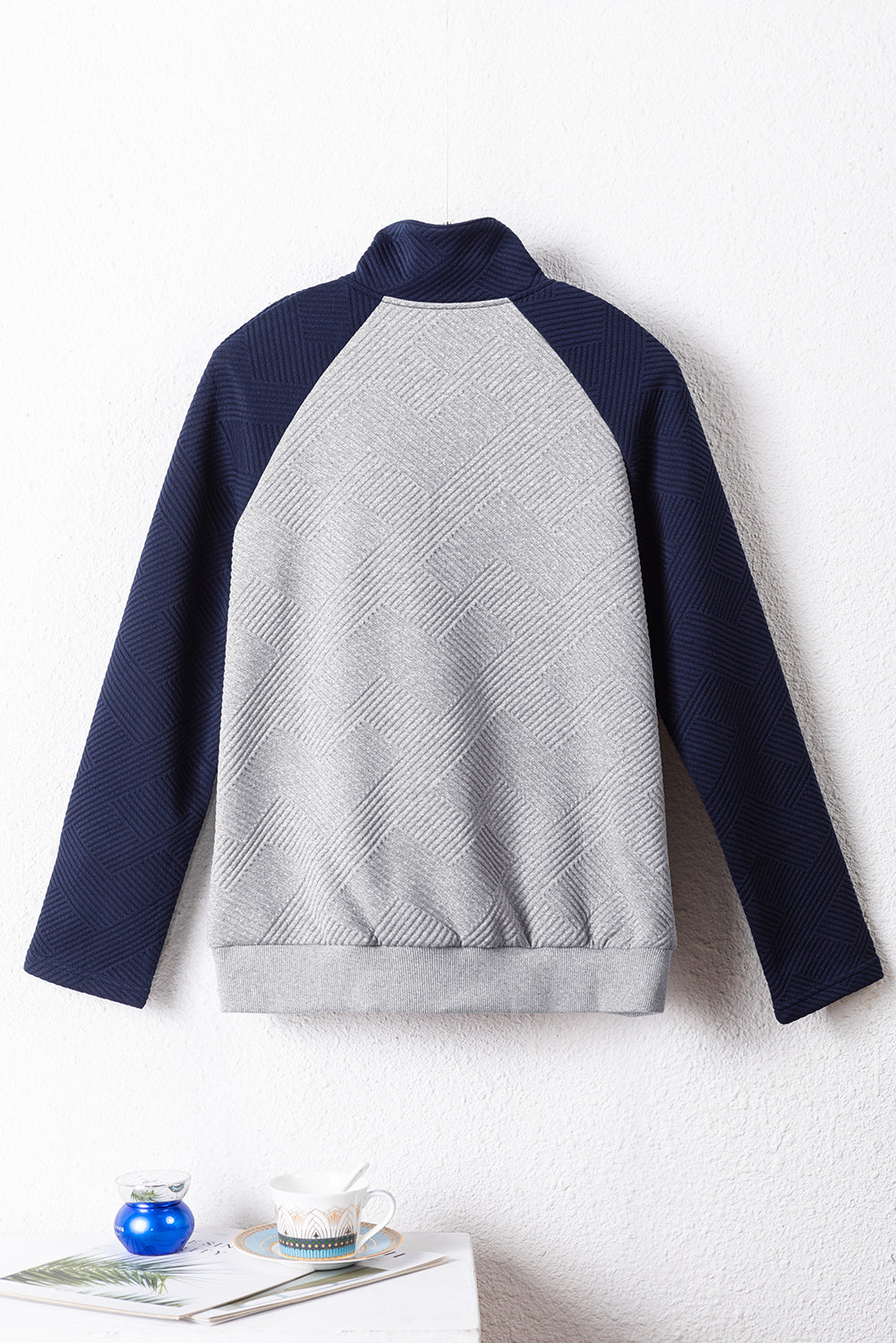 Gray Textured Contrast Splicing Raglan Sleeve Top