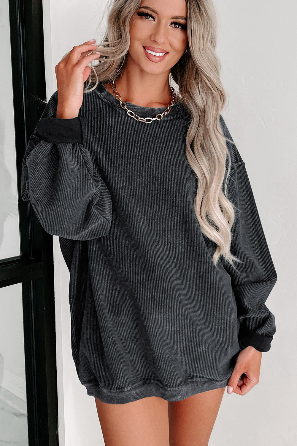 Black Solid Ribbed Knit Round Neck Pullover Sweatshirt