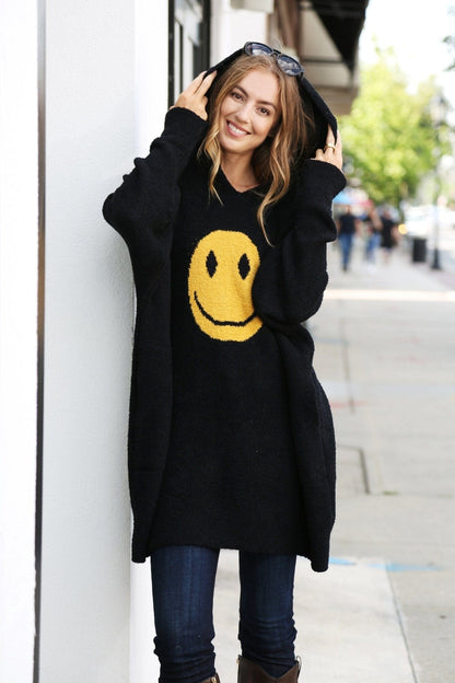 Super Lux Smiley Face Hooded Wearable Blanket