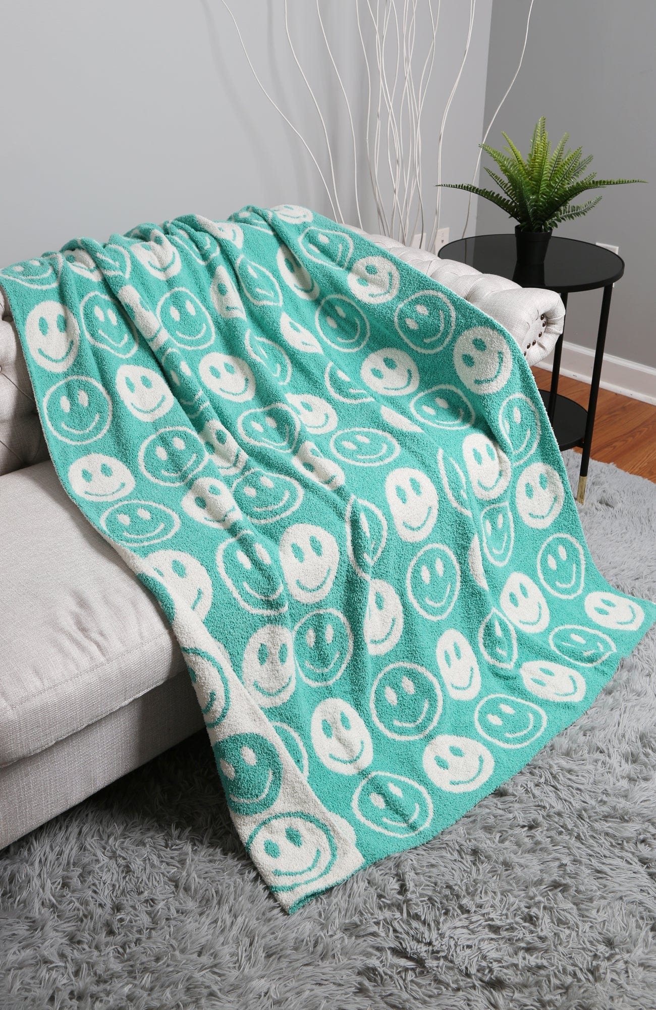 Super Lux Smiley Face Throw Blanket