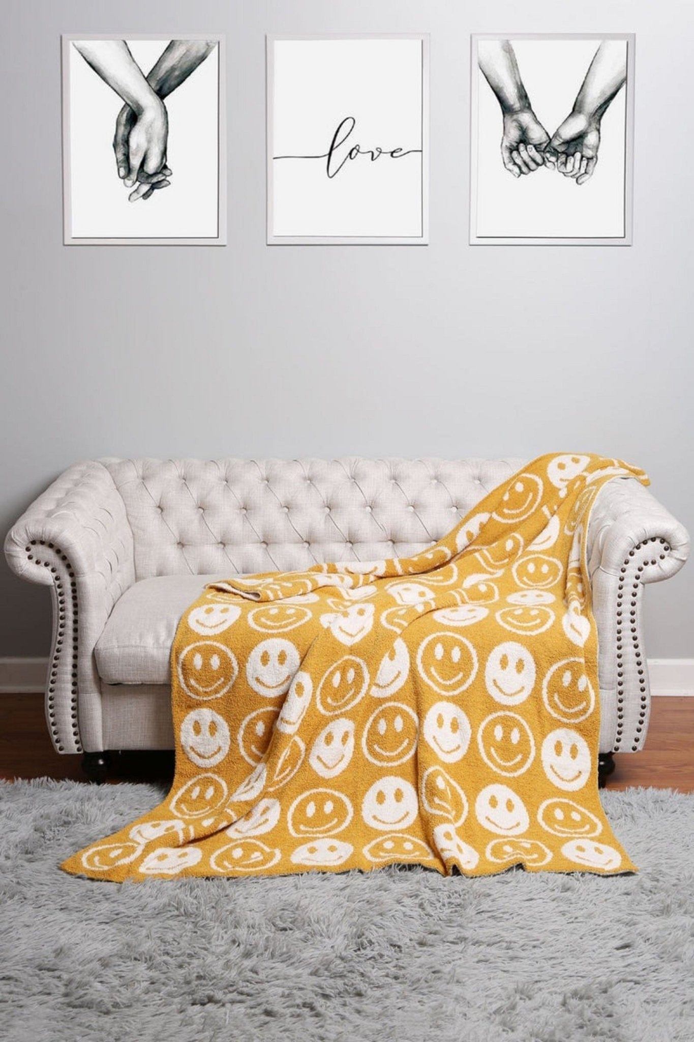 Super Lux Smiley Face Throw Blanket