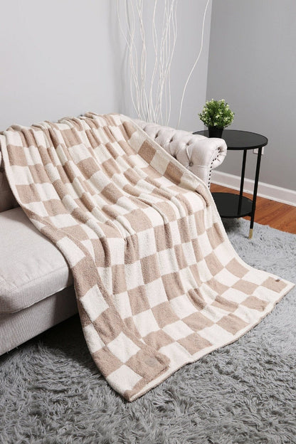 Super Lux Checkered Throw Blanket