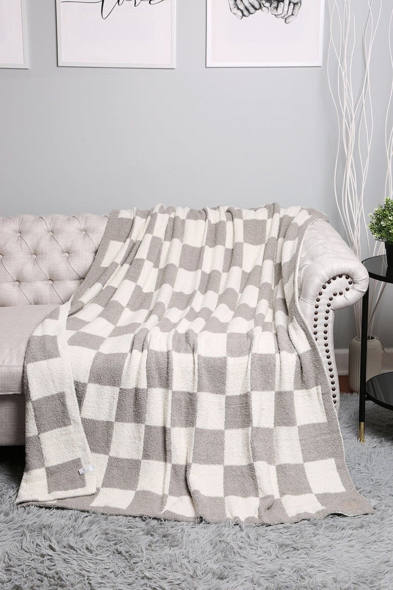 Super Lux Checkered Throw Blanket